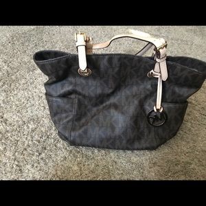 Michael Kors Jet Set Purse